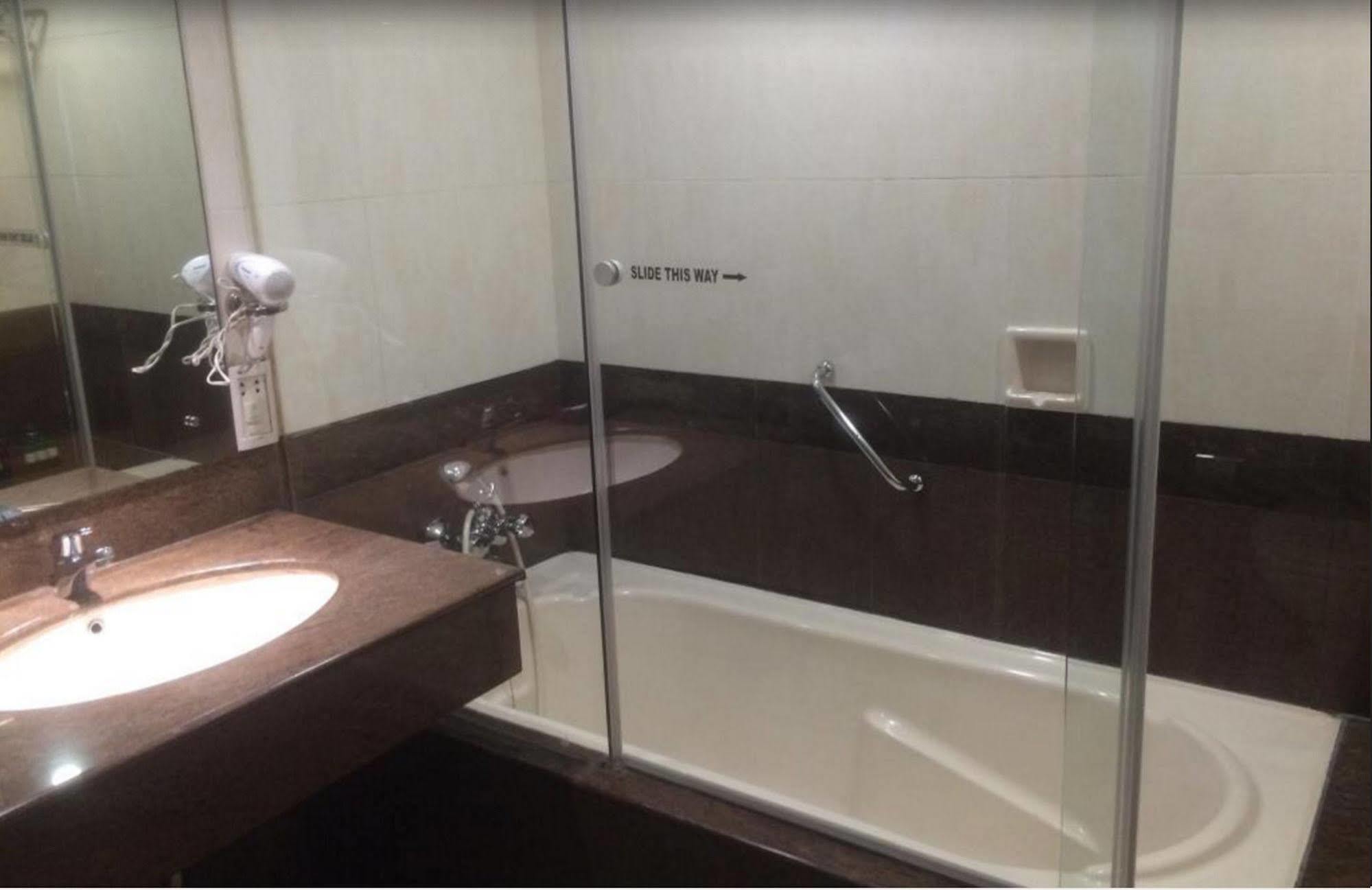 The Residency, Chennai Hotel Kültér fotó